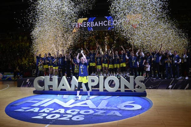 Galatasaray Cagdas Faktoring v Fenerbahce Opet - FIBA EuroLeague Women ZARAGOZA, SPAIN - APRIL 19: Fenerbahce Opet players celebrate their victory at the end of the FIBA Women s EuroLeague Final Six final match between Galatasaray Cagdas Faktoring and Fenerbahce Opet at Principe Felipe Arena in Zaragoza, Spain, on April 19, 2026. Burak Akbulut Anadolu Aragon Spain. Editorial use only. Please get in touch for any other usage.  Copyright: x2026xAnadoluxBurakxAkbulutx