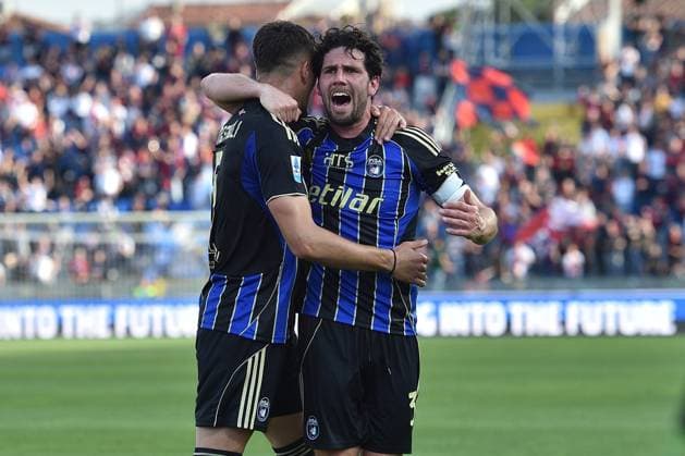 Arturo Calabresi (Pisa) celebrates& xD; during Pisa SC vs Genoa CFC, Italian soccer Serie A match in Pisa, Italy, April 19 2026  Copyright: xGabrielexMasotti IPAxSportx xipa-agency.netx xx IPA_74090173 IPA_Agency_IPA74090173