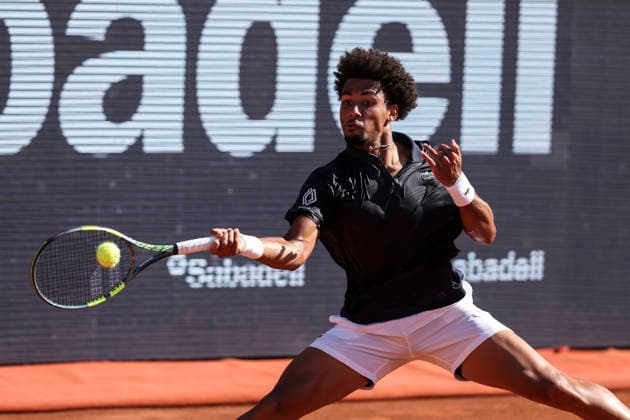 April 19, 2026, Barcelona, Barcelona, Spain: Arthur Fils of France in action against Andrey Rublev of Russia during the Final tennis match of the Barcelona Open Banc Sabadell - Conde Godo 2026 Day 9 at Real Club de Tenis Barcelona on April 19, 2026 in Barcelona, Spain. Barcelona Open Banc Sabadell - Conde Godo 2026 Day 9  - ZUMAa181 20260419_zaa_a181_140 Copyright: xJavierxBorregox