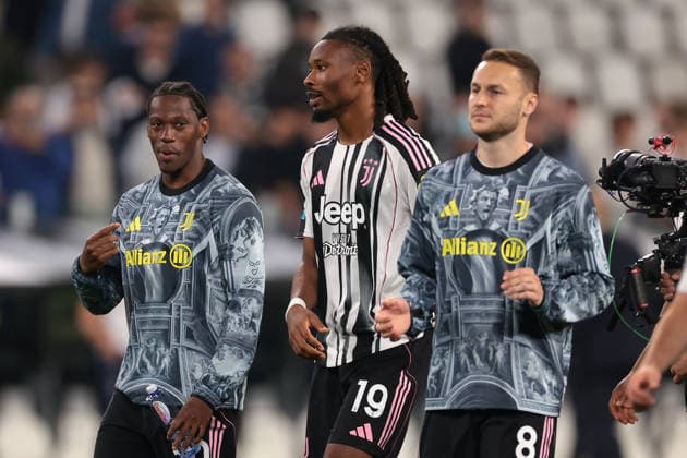 Turin, Italy, 19th April 2026. Jonathan David, Khephren Thuram and Teun Koopmeiners of Juventus react following the final whistle of the Juventus vs Bologna Serie A match at Allianz Stadium, Turin. Picture credit should read: Jonathan Moscrop Sportimage EDITORIAL USE ONLY. No use with unauthorised audio, video, data, fixture lists, club league logos or live services. Online in-match use limited to 120 images, no video emulation. No use in betting, games or single club league player publications. SPI_044_JM_JUVE_BOLOGNA SPI-4650-0044