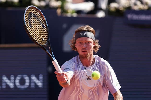 April 19, 2026, Barcelona, Barcelona, Spain: Andrey Rublev of Russia in action against Arthur Fils of France during the Final tennis match of the Barcelona Open Banc Sabadell - Conde Godo 2026 Day 9 at Real Club de Tenis Barcelona on April 19, 2026 in Barcelona, Spain. Barcelona Open Banc Sabadell - Conde Godo 2026 Day 9  - ZUMAa181 20260419_zaa_a181_138 Copyright: xJavierxBorregox