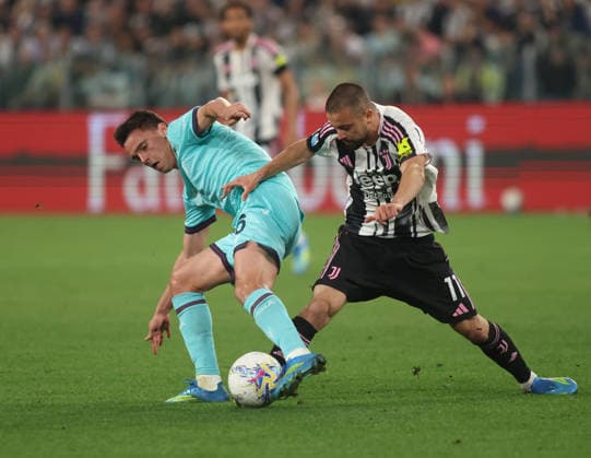 Nikola Moro of Bologna during the Italian Serie A, football match between Juventus FC and Bologna FC on 19 April 2026, at Allianz Stadium Turin, Italy. Photo Nderim Kaceli  Copyright: xNderimxKaceli IPAxSportx xipa-agency.netx xx IPA_74090731 IPA_Agency_IPA74090731