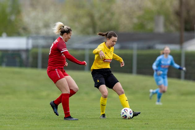 Regionalliga Nordost Frauen 1 FFV Erfurt vs 1 FFC Fortuna Dresden Erfurt 19 04 2026 Marlena Hesse 4 1 FFC Fortuna Dresden vs Mandy Uhl 18 1 FFV Erfurt Regionalliga Nordost Frauen 1 FFV Erfurt vs 1 FFC Fortuna Dresden Sportforum Johannesplatz Erfurt 19 04 2026 Copyright: xBEAUTIFULxSPORTS Duehringx