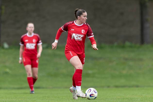 Regionalliga Nordost Frauen 1 FFV Erfurt vs 1 FFC Fortuna Dresden Erfurt 19 04 2026 Emily Nüßner 13 1 FFV Erfurt Regionalliga Nordost Frauen 1 FFV Erfurt vs 1 FFC Fortuna Dresden Sportforum Johannesplatz Erfurt 19 04 2026 Copyright: xBEAUTIFULxSPORTS Duehringx