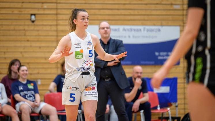 Bochum VfL VIACTIV AstroLadies Bochum Falcons Bad Homburg FOR EDITORIAL PURPOSES ONLY EDITORIAL USE ONLY p Kaja Scheller 5, VfL VIACTIV AstroLadies Bochum in the match VfL VIACTIV AstroLadies Bochum white against Falcons Bad Homburg black on Sunday, April 19, 2026, at the Rundsporthalle in Bochum Bochum Copyright UwexErnst Copyright: UwexErnst doc85horvp3cth4f3i2u87 ,EDITORIAL USE ONLY Copyright: UwexErnst