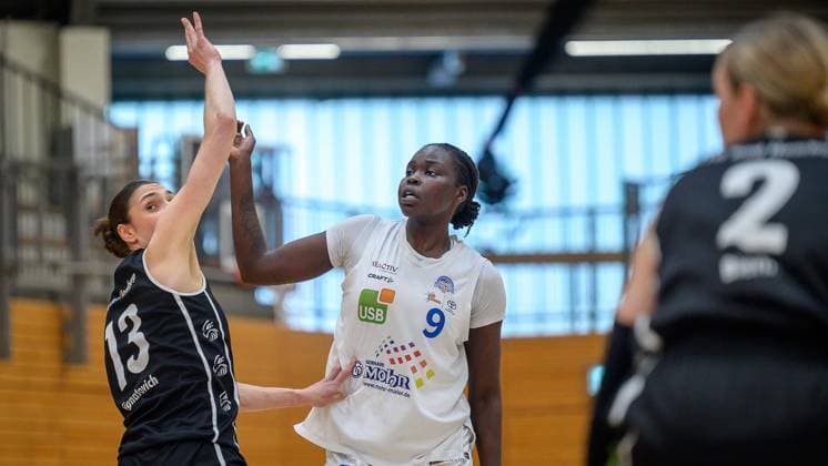 Bochum VfL VIACTIV AstroLadies Bochum Falcons Bad Homburg FOR EDITORIAL PURPOSES ONLY p Faith Dut 9, VfL VIACTIV AstroLadies Bochum in the match VfL VIACTIV AstroLadies Bochum white against Falcons Bad Homburg black on Sunday, April 19, 2026, at the Rundsporthalle in Bochum Bochum Copyright UwexErnst Copyright: UwexErnst doc85horw2fzp11lraykx5h ,EDITORIAL USE ONLY Copyright: UwexErnst