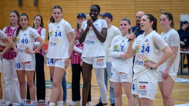 Bochum VfL VIACTIV AstroLadies Bochum Falcons Bad Homburg FOR EDITORIAL PURPOSES ONLY p Lisa Kullik 24, VfL VIACTIV AstroLadies Bochum in the match VfL VIACTIV AstroLadies Bochum white against Falcons Bad Homburg black on Sunday, April 19, 2026, at the Rundsporthalle in Bochum Bochum Copyright UwexErnst Copyright: UwexErnst doc85horzcebrnkcgwctpv ,EDITORIAL USE ONLY Copyright: UwexErnst