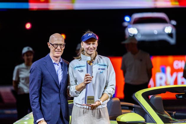 19 04 26 Porsche Tennis Grand Prix Stuttgart Germany, Stuttgart, 19 04 2026, Tennis, Porsche Tennis Grand Prix Stuttgart f l Michael Leiters CEO Porsche , Elena Rybakina Kazakhstan