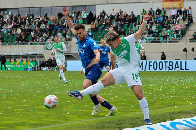 Fürth, Germany 19 April 2026 2 Bundesliga 30 Matchday SpVgg Greuther Fürth vs SV Darmstadt 98 In the picture from left in a duel Sergio Lopez SV Darmstadt and Felix Higl Greuther Fürth DFL regulations prohibit any use of photographs as image sequences and or quasi video Copyright: HMBxMedia MadeleinexFantini