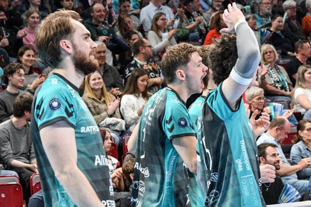 The players of the Powervolleys Düren, celebrate a point, celebrate the point, celebration, action, action , 19 04 2026, Düren Germany , Volleyball, 1 Bundesliga Men, Semifinal Playoff, SWD Powervolleys Düren SVG Lüneburg xmhx