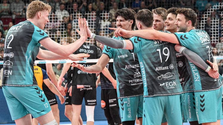 The players of the Powervolleys Düren, celebrate a point, celebrate the point, celebration, action, action , 19 04 2026, Düren Germany , Volleyball, 1 Bundesliga Men, Semifinal Playoff, SWD Powervolleys Düren SVG Lüneburg xmhx