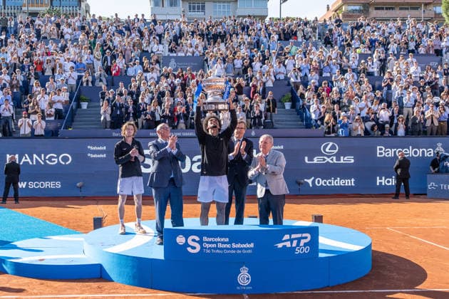 April 19, 2026, Barcelona, Spain: Arthur Fils (FRA) holds the trophy after winning the Barcelona Open Banc Sabadell tournament. Final of the Barcelona Open Banc Sabadell tennis tournament between Arthur Fils (FRA) and Andrey Rublev (RUS), winning Arthur Fils 6-2 and 7-6 Final Of The Barcelona Open Banc Sabadell Tennis Tournament In Barcelona, Spain - 19 Apr 2026  - ZUMAs197 20260419_aaa_s197_054 Copyright: xRicardxNovellax