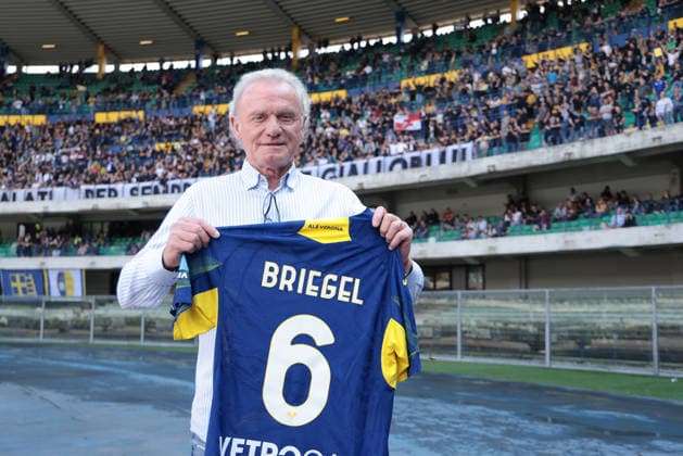 A soccer match Hellas Verona vs AC Milan at Marcantonio Bentegodi Stadium Hans-Peter Briegel, former Hellas Verona footballer and German coach during the Italian Serie A soccer match Hellas Verona vs AC Milan at Marcantonio Bentegodi Stadium. Final score Hellas Verona 0: 1 AC Milan Verona Italy Copyright: xEmanuelexPennacchiox xSOPAxImagesx R5EP7469