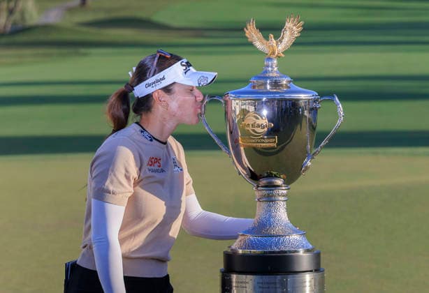 April 19, 2026, Tarzana, California, USA: Hannah Green kisses the Championship trophy after winning the Final Round of the 2026 JM Eagle Championship Los Angeles on Sunday April 19, 2026 at the Caballero Country Club in Tarzana, California. ARIANA RUIZ PI Hannah Green Wins The 2026 JM Eagle Championship  - ZUMAp124 20260419_zaa_p124_044 Copyright: xArianaxRuizx