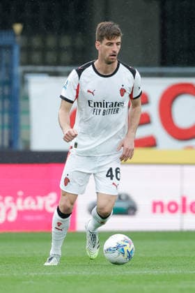 April 19, 2026, Verona, Italy: Matteo Gabbia of AC Milan seen in action during the Italian Serie A soccer match Hellas Verona vs AC Milan at Marcantonio Bentegodi Stadium..Final score Hellas Verona 0: 1 AC Milan Verona Italy - ZUMAs197 20260419_aaa_s197_244 Copyright: xEmanuelexPennacchiox