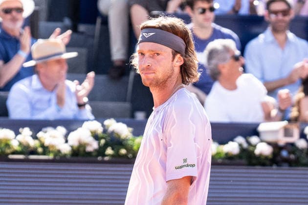Final of the Barcelona Open Banc Sabadell tennis tournament in Barcelona, Spain - 19 Apr 2026 Final of the Barcelona Open Banc Sabadell tennis tournament in Barcelona, Spain - 19 Apr 2026 Andrey Rublev RUS seen in action against Arthur Fils FRA Not in picture during the final of the 2026 Barcelona Open Banc Sabadell Final of the Barcelona Open Banc Sabadell tennis tournament between Arthur Fils FRA and Andrey Rublev RUS, winning Arthur Fils 6-2 and 7-6 2. Barcelona Spain Copyright: xRicardxNovellax xSOPAxImagesx RNOVELLA_0015 Barcelona Spain Copyright: xIMAGO RicardxNovellax xSOPAxImagesx RNOVELLA_0015