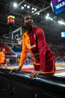 Zaragoza, Spain. 19 April 2026. Elizabeth Williams (Galatasaray) warms up before the EuroLeague Women Final Six 2026 Final game against Fenerbahce Zaragoza Zaragoza Spain Copyright: xNanoxCalvox NN-EuroleagueFinal-C-15