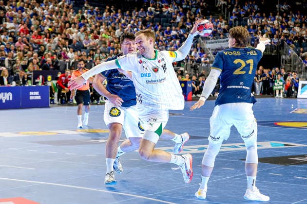 19 04 2026, xsscx, Handball, DHB Pokal Lidl Final4, Final, Füchse Berlin Bergischer HC, Season 2025 2026 Men, Lanxess Arena, Cologne Mathias Gidsel Füchse Berlin 19 at the throw Photo xSandraxScherningxPressefotoKochx Nordrhein Westfalen Germany