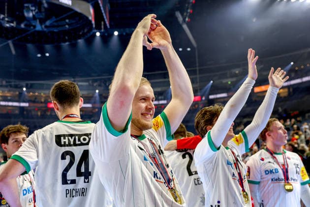 19 04 2026, xsscx, Handball, DHB Pokal Lidl Final4, Final, Füchse Berlin Bergischer HC, Season 2025 2026 Men, Lanxess Arena, Cologne The Füchse Berlin team celebrates victory in the DHB Pokal, Matthes Langhoff Füchse Berlin 25 Photo xSandraxScherningxPressefotoKochx North Rhine-Westphalia Germany