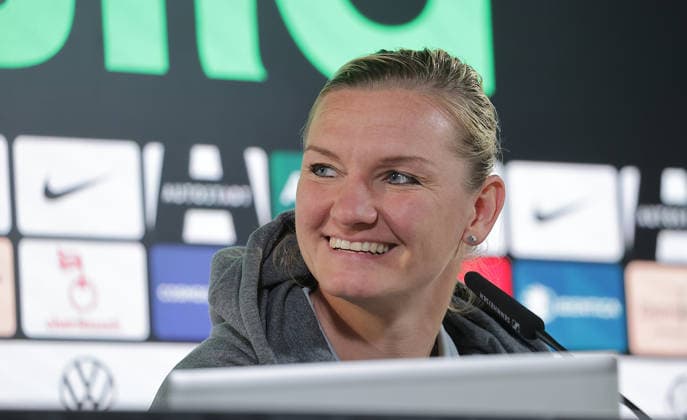 Fussball, Frauen, Saison 2025 2026, 1.Liga, Google Frauen-Bundesliga, VfL Wolfsburg , Pressekonferenz mit Alexandra Popp (VfL Wolfsburg) DFL REGULATIONS PROHIBIT ANY USE OF PHOTOGRAPHS AS IMAGE SEQUENCES AND OR QUASI-VIDEO. *** Football, Women, Season 2025 2026, 1 League, Google Womens Bundesliga, VfL Wolfsburg , Press conference with Alexandra Popp VfL Wolfsburg DFL REGULATES PROHIBIT ANY USE OF PHOTOGRAPHS AS IMAGE SEQUENCES AND OR QUASI VIDEO