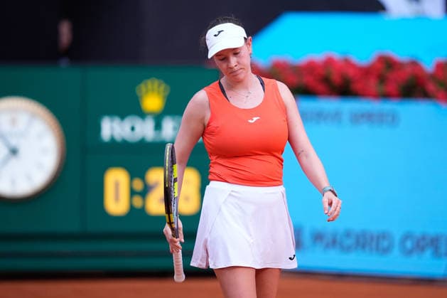 April 20, 2026, Madrid, Madrid, Spain: Dominika Salkova of Czech Republic reacts against Ruth Roura Llaverias of Spain during the Mutua Madrid Open 2026, ATP, Tennis Herren Masters 1000 and WTA, Tennis Damen 1000, at La Caja Magica on April 20, 2026 in Madrid, Spain. Mutua Madrid Open 2026 - Day 1 - ZUMAa181 20260420_zaa_a181_009 Copyright: xDennisxAgyemanx