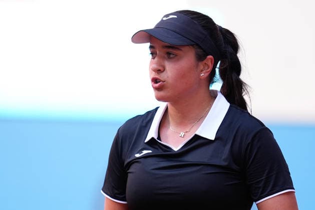 April 20, 2026, Madrid, Madrid, Spain: Ruth Roura Llaverias of Spain celebrates the point against Dominika Salkova of Czech Republic during the Mutua Madrid Open 2026, ATP, Tennis Herren Masters 1000 and WTA, Tennis Damen 1000, at La Caja Magica on April 20, 2026 in Madrid, Spain. Madrid Spain - ZUMAa181 20260420_zaa_a181_007 Copyright: xDennisxAgyemanx
