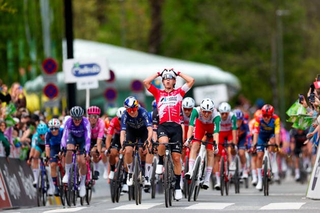 CYCLING - Tour of the Alps 2026 INNSBRUCK,AUSTRIA,20.APR.26 - CYCLING - Tour of the Alps, stage 1, Innsbruck - Innsbruck. Image shows the rejoicing Tommaso Dati (ITA TEAM UKYO).  GEPAxpictures xMarkoxVulic