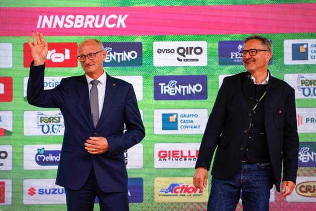 CYCLING - Tour of the Alps 2026 INNSBRUCK,AUSTRIA,20.APR.26 - CYCLING - Tour of the Alps, stage 1, Innsbruck - Innsbruck. Image shows governor Anton Mattle (Tyrol) and governor Arno Kompatscher (Suedtirol).  GEPAxpictures xMarkoxVulic