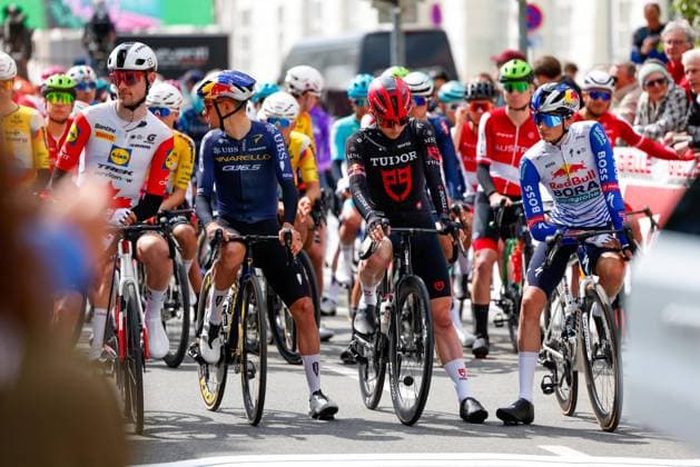 CYCLING - Tour of the Alps 2026 INNSBRUCK,AUSTRIA,20.APR.26 - CYCLING - Tour of the Alps, stage 1, Innsbruck - Innsbruck. Image shows the peloton.  GEPAxpictures xMarkoxVulic