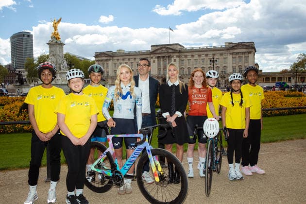 Tour de France 2027 Grand Depart Route Reveal Picture by Charlie Forgham-Bailey SWpix.com - 20 04 2026 - Cycling - Tour de France Femmes avec Zwift 2027 Grand Depart Route Reveal - Buckingham Palace, London, England - (L to R) Cat Ferguson (Movistar Team) Will Norman, Greater London Assembly Tour de France Femmes avec Zwift Race Director, Marion Rousse Flora Perkins (Fenix Premier Tech) Pictured with children from Let™s get active Copyright: x xSWpix.comx(t axPhotographyxHubxLtd)xCharliexForgham-Bailey SWpix.comx SWP-3030-12934