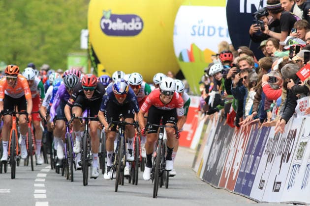 April 20, 2026, Innsbruck, Tyrol, Italy: TOUR DES ALPES 2025 - UCI Cycling Race Tour of the Alps. Nella foto Tom PIDCOCK (GBR), Tommaso DATI (ITA)....... Innsbruck, Austria, 20 aprile 2026 Tour Of The Alps 2026, Gara Ciclistica UCI  - ZUMAa289 20260420_zia_a289_173 Copyright: xPierrexTeyssotx
