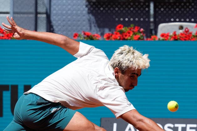 April 20, 2026, Madrid, Madrid, Spain: Daniel Merida of Spain in action against Billy Harris of Great Britain during the Mutua Madrid Open 2026, ATP, Tennis Herren Masters 1000 and WTA, Tennis Damen 1000, at La Caja Magica on April 20, 2026 in Madrid, Spain. Madrid Spain - ZUMAa181 20260420_zaa_a181_090 Copyright: xDennisxAgyemanx