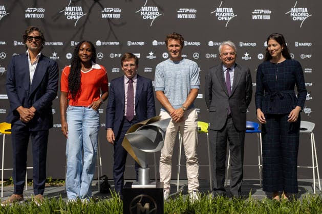 Presentation of the Mutua Madrid Open 2026 in Madrid, Spain - 20 Apr 2026 (L-R) Feliciano López, former Spanish tennis player and member of the organization, Coco Coco Gauff, American tennis player, José Luis Martínez-Almeida, Mayor of Madrid, Casper Ruud, Norwegian tennis player, Ignacio Garralda, President of Mutua Madrilena, and Garbine Muguruza Blanco, a former Spanish-Venezuelan tennis player and member of the organization, pose for a group photo. Madrid Spain Copyright: xDavidxCanalesx xSOPAxImagesx DCPresentacionMutuaMadrid260420-50