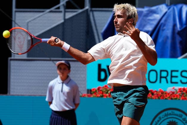 April 20, 2026, Madrid, Madrid, Spain: Daniel Merida of Spain in action against Billy Harris of Great Britain during the Mutua Madrid Open 2026, ATP, Tennis Herren Masters 1000 and WTA, Tennis Damen 1000, at La Caja Magica on April 20, 2026 in Madrid, Spain. Madrid Spain - ZUMAa181 20260420_zaa_a181_093 Copyright: xDennisxAgyemanx