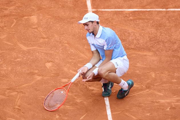 Mutua Madrid Open - Day One Matteo Arnaldy of Italy reacts against Dusan Lajovic of Serbia during the MenÕs Singles First Round Qualifying match on day one of the Mutua Madrid Open at Caja Magica on April 20, 2026, in Madrid, Spain. Madrid Caja Magica Madrid Spain RL_MMO2K26_000080 Copyright: xRicardoxLarreinax