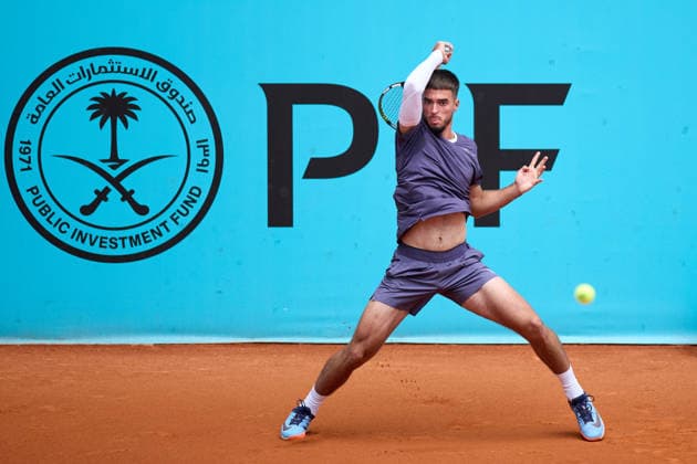 Mutua Madrid Open - Day One Dino Prizmic of Croatia plays a forehand against Christopher OÕConnell of Australia during the MenÕs Singles First Round Qualifying match on day one of the Mutua Madrid Open at Caja Magica on April 20, 2026, in Madrid, Spain. Madrid Caja Magica Madrid Spain RL_MMO2K26_000089 Copyright: xRicardoxLarreinax