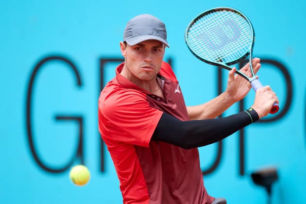 Mutua Madrid Open - Day One Christopher OÕConnell of Australia plays a backhand against Dino Prizmic of Croatia during the MenÕs Singles First Round Qualifying match on day one of the Mutua Madrid Open at Caja Magica on April 20, 2026, in Madrid, Spain. Madrid Caja Magica Madrid Spain RL_MMO2K26_000099 Copyright: xRicardoxLarreinax