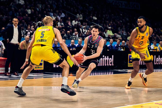 Grayson Murphy Telekom Baskets Bonn, 07 , Sam Griesel Alba Berlin, 05 , Norris Agbakoko Alba Berlin, 17 , GER, ALBA Berlin vs Telekom Baskets Bonn, Basketball Men, easy Credit BBL, Season 2025 2026, Matchday 30, 20 04 2026 GER, ALBA Berlin vs Telekom Baskets Bonn, Basketball Men, easy Credit BBL, Season 2025 2026, Matchday 30, 20 04 2026 Berlin Copyright: xClaudiusxRauch,xEibner-Pressefotox xClaudiusxRauchx EP_CRH
