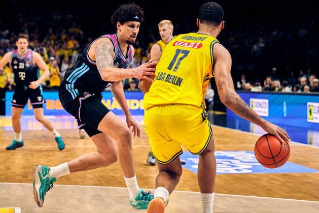 Michael Kessens Telekom Baskets Bonn, 06 , Norris Agbakoko Alba Berlin, 17 , GER, ALBA Berlin vs Telekom Baskets Bonn, Basketball Men, easy Credit BBL, Season 2025 2026, Matchday 30, 20 04 2026 GER, ALBA Berlin vs Telekom Baskets Bonn, Basketball Men, easy Credit BBL, Season 2025 2026, Matchday 30, 20 04 2026 Berlin Copyright: xClaudiusxRauch,xEibner-Pressefotox xClaudiusxRauchx EP_CRH