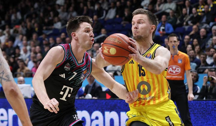 Grayson Murphy, Martin Hermannsson on the ball duel Game scene Action Sport Basketball BBL Bundesliga Men 30 Matchday Season 2025 2026 20 04 2026 ALBA Berlin vs Telekom Baskets Bonn