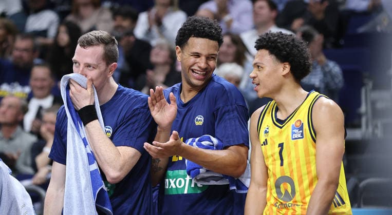 Justin Bean, new signing Michael Rataj cheers, Jack Kayil upper body action Sport Basketball BBL Bundesliga Men 30 Matchday Season 2025 2026 20 04 2026 ALBA Berlin vs Telekom Baskets Bonn
