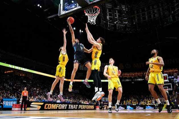 Alijah Comithier Telekom Baskets Bonn, 02 , GER, ALBA Berlin vs Telekom Baskets Bonn, Basketball Men, easy Credit BBL, Season 2025 2026, Matchday 30, 20 04 2026 GER, ALBA Berlin vs Telekom Baskets Bonn, Basketball Men, easy Credit BBL, Season 2025 2026, Matchday 30, 20 04 2026 Berlin Copyright: xClaudiusxRauch,xEibner-Pressefotox xClaudiusxRauchx EP_CRH