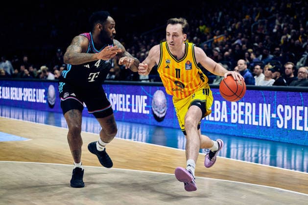 Moses Wood Alba Berlin, 11 , Jeff Garrett Jr Telekom Baskets Bonn, 04 , GER, ALBA Berlin vs Telekom Baskets Bonn, Basketball Men, easy Credit BBL, Season 2025 2026, Matchday 30, 20 04 2026 GER, ALBA Berlin vs Telekom Baskets Bonn, Basketball Men, easy Credit BBL, Season 2025 2026, Matchday 30, 20 04 2026 Berlin Copyright: xClaudiusxRauch,xEibner-Pressefotox xClaudiusxRauchx EP_CRH