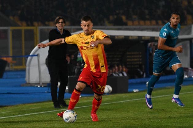 CALCIO - Serie A - US Lecce vs ACF Fiorentina Ramadani Ylber (Us Lecce) in action during US Lecce vs ACF Fiorentina, Italian soccer Serie A match in Lecce, Italy, April 20 2026 Lecce Italy  Copyright: xIPAxSport ABACAx