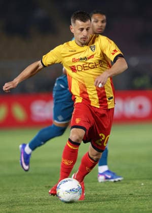 April 20, 2026, Lecce, Italia: US Lecce s Ylber Ramadani in action during the Italian Serie A soccer match US Lecce - ACF Fiorentina at the Via del Mare stadium in Lecce, Italy, 20 april 2026. ANSA ABBONDANZA SCURO LEZZI. Serie A: Lecce - Fiorentina  - ZUMAa110 20260420_zaf_a110_066 Copyright: xAbbondanzaxScuroxLezzix