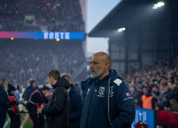 Crystal Palace v West Ham United Premier League Nuno Espirito Santo, manager of West Ham United looks on ahead of kick-off during the Premier League match between Crystal Palace and West Ham United at Selhurst Park, London 20 04 2026 UK Newspapers OUT Copyright: xBenjaminxGilbertx FIL-23315-0030