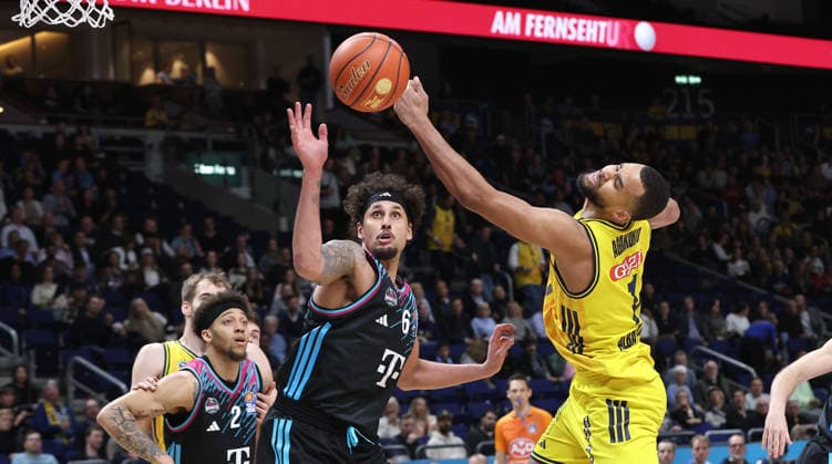Michael Kessens, Norris Agbakoko duel Match scene Action Sport Basketball BBL Bundesliga Men 30 Matchday Season 2025 2026 20 04 2026 ALBA Berlin vs Telekom Baskets Bonn