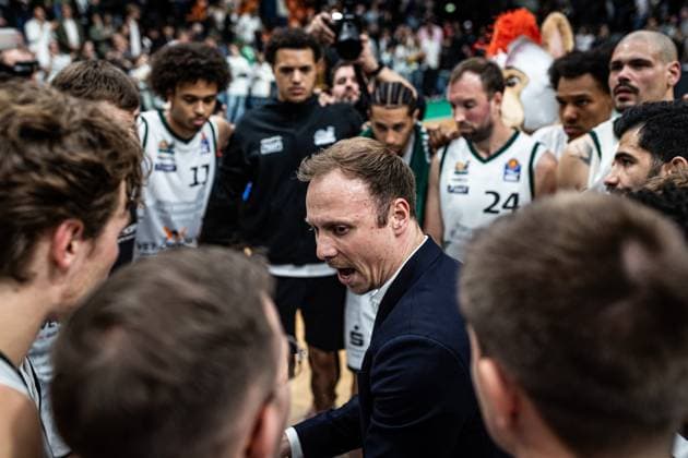Jacques Schneider Gladiators Trier after match with team, Vet Concept Gladiators Trier vs FC Bayern Muenchen Basketball , Basketball, easyCredit BBL, Matchday 30, Season 2025 2026, 20 04 2026 Vet Concept Gladiators Trier vs FC Bayern Muenchen Basketball , Basketball, easyCredit BBL, Matchday 30, Season 2025 2026, 20 04 2026 Copyright: xEibner-Pressefoto AlexanderxNeisx EP_ANS