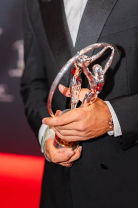20.04.2026, Laureus Awards 2026 in Madrid - Day 2 Carlos Alcaraz and the Laureus Award Trophy *** 20 04 2026, Laureus Awards 2026 in Madrid Day 2 Carlos Alcaraz and the Laureus Award Trophy Copyright: xBahhoxKarax