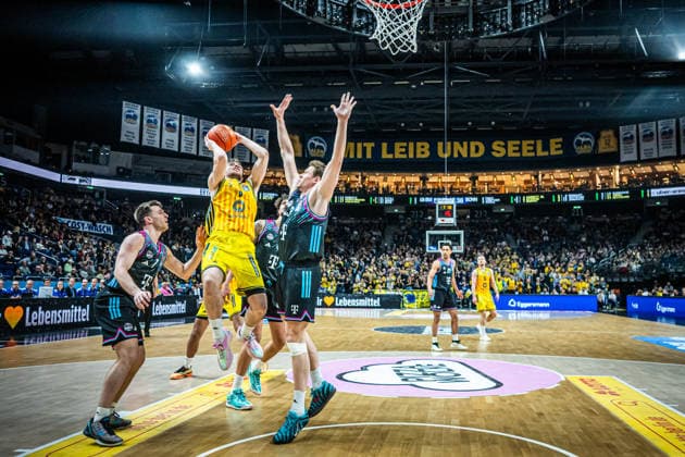 Basketball Berlin 20 04 2026 Season 2025 2026 EasyCredit BBL 1 Bundesliga Men, Men Alba Berlin Telekom Baskets Bonn Malte Delow Alba Berlin, No 06